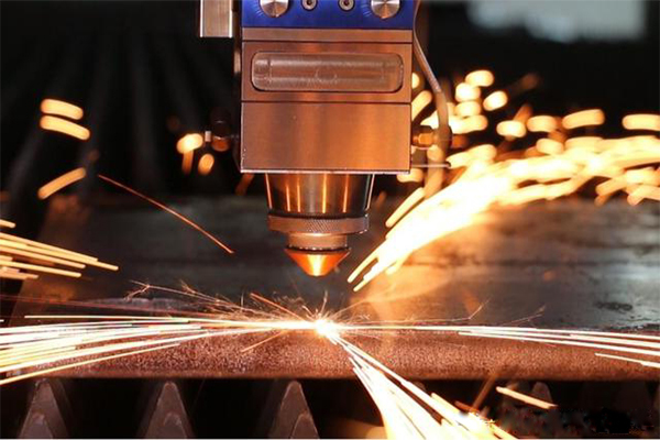 How to extend the service life of laser cutting machine